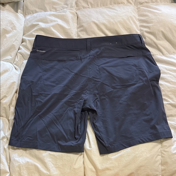 Columbia Women's Navy Flat Front Hiking Shorts 10 inseam like new 18w - Picture 7 of 10